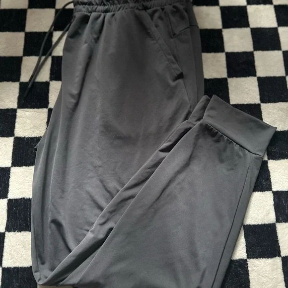Under Armour Charcoal Athletic Pants - Picture 2 of 3